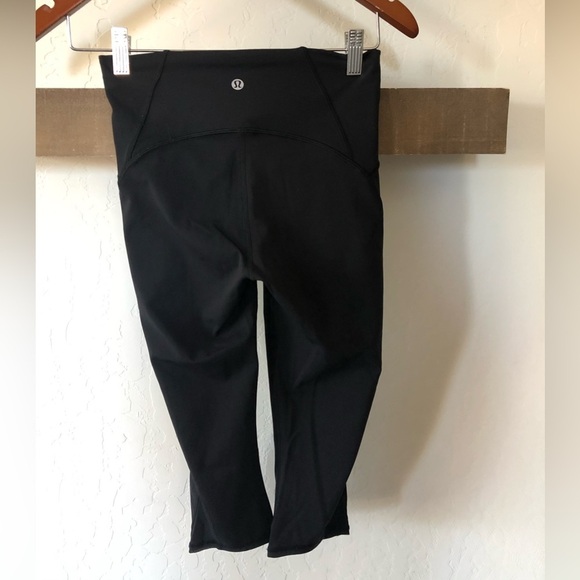 Lululemon|Black capri leggings in size 4•••buttery soft & excellent condition• - Picture 5 of 13